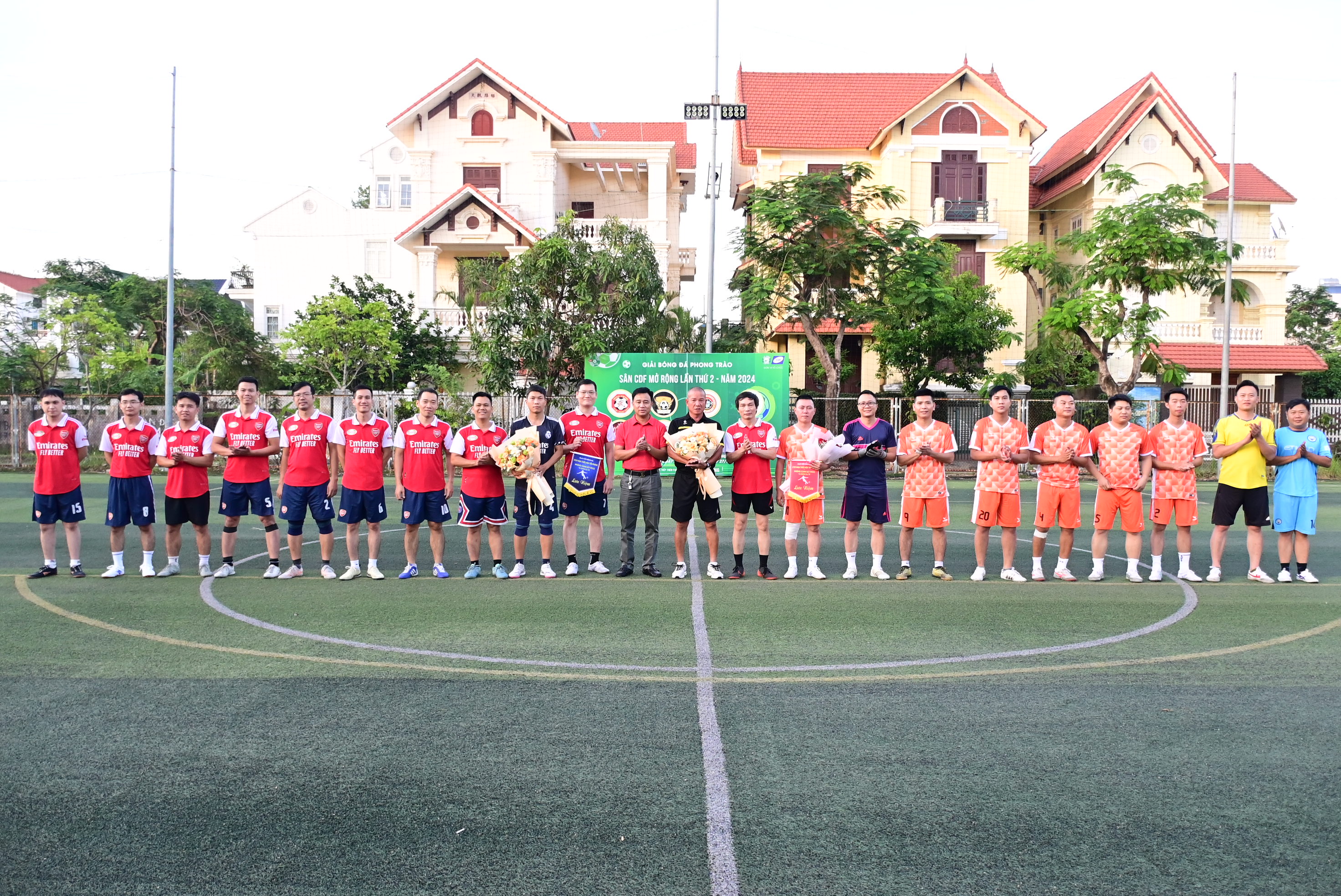 Giao hữu giữa 2 đội bóng Phòng Cảnh sát PCCC và CNCH với Công ty Cổ phần Nhựa thiếu niên Tiền Phong